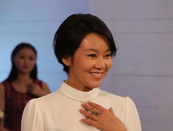 《外婆的新世界》中展现的勇气与压力